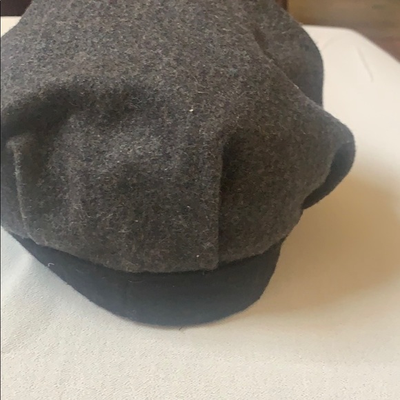 Gray hat with black bow on side - Picture 3 of 3